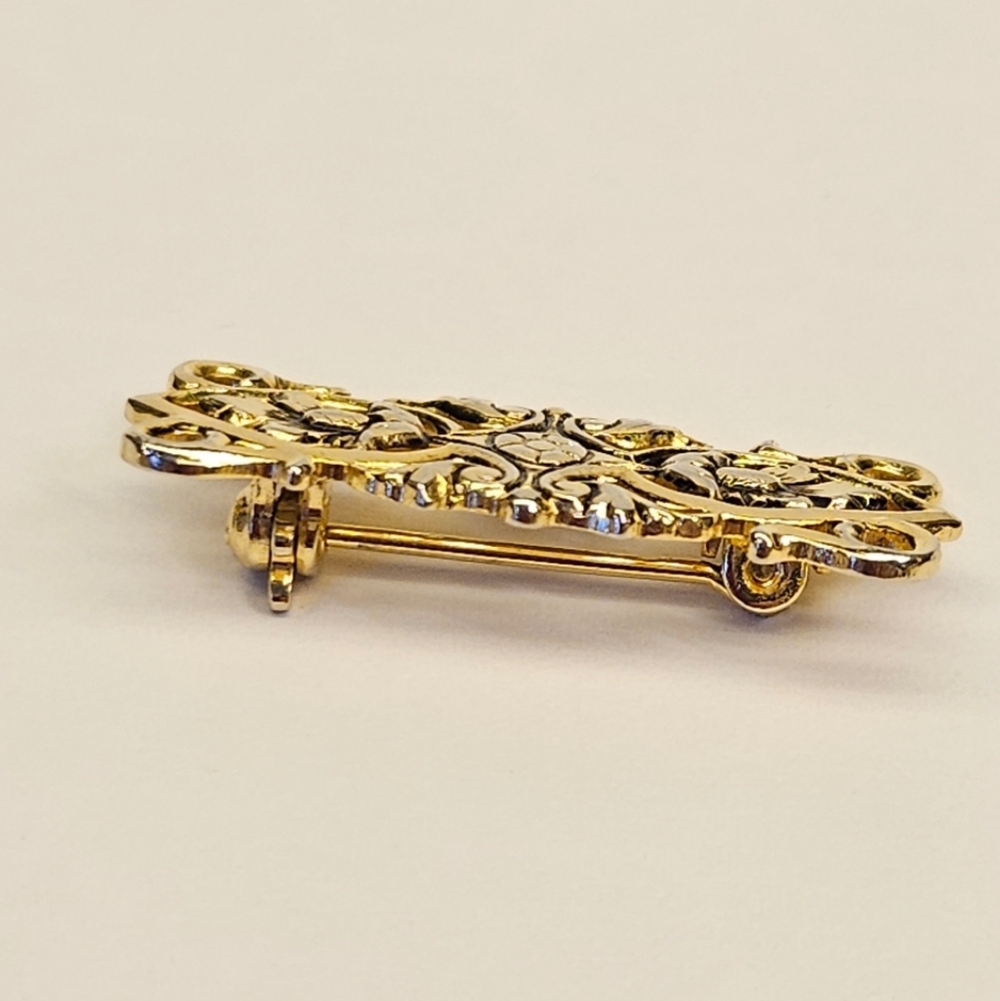 Vintage Floral Filigree Brooch - Picture 4 of 9